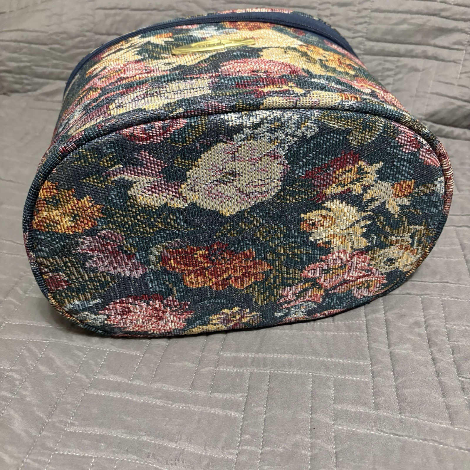 Vintage Concourse Train Case Floral Tapestry Cosmetic Oval Makeup Bag Travel