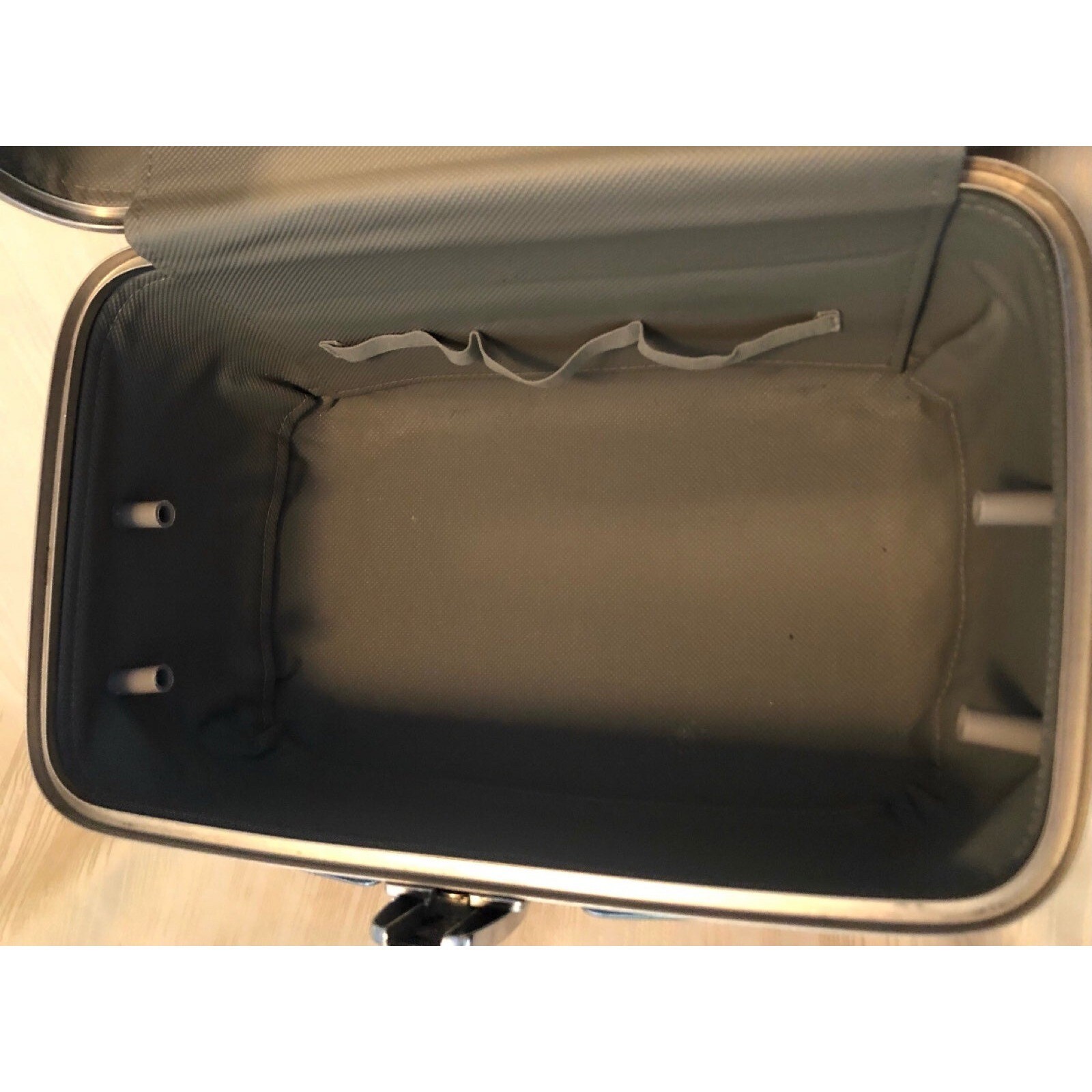 Vintage retro boho American tourister cosmetic travel case black hard shell