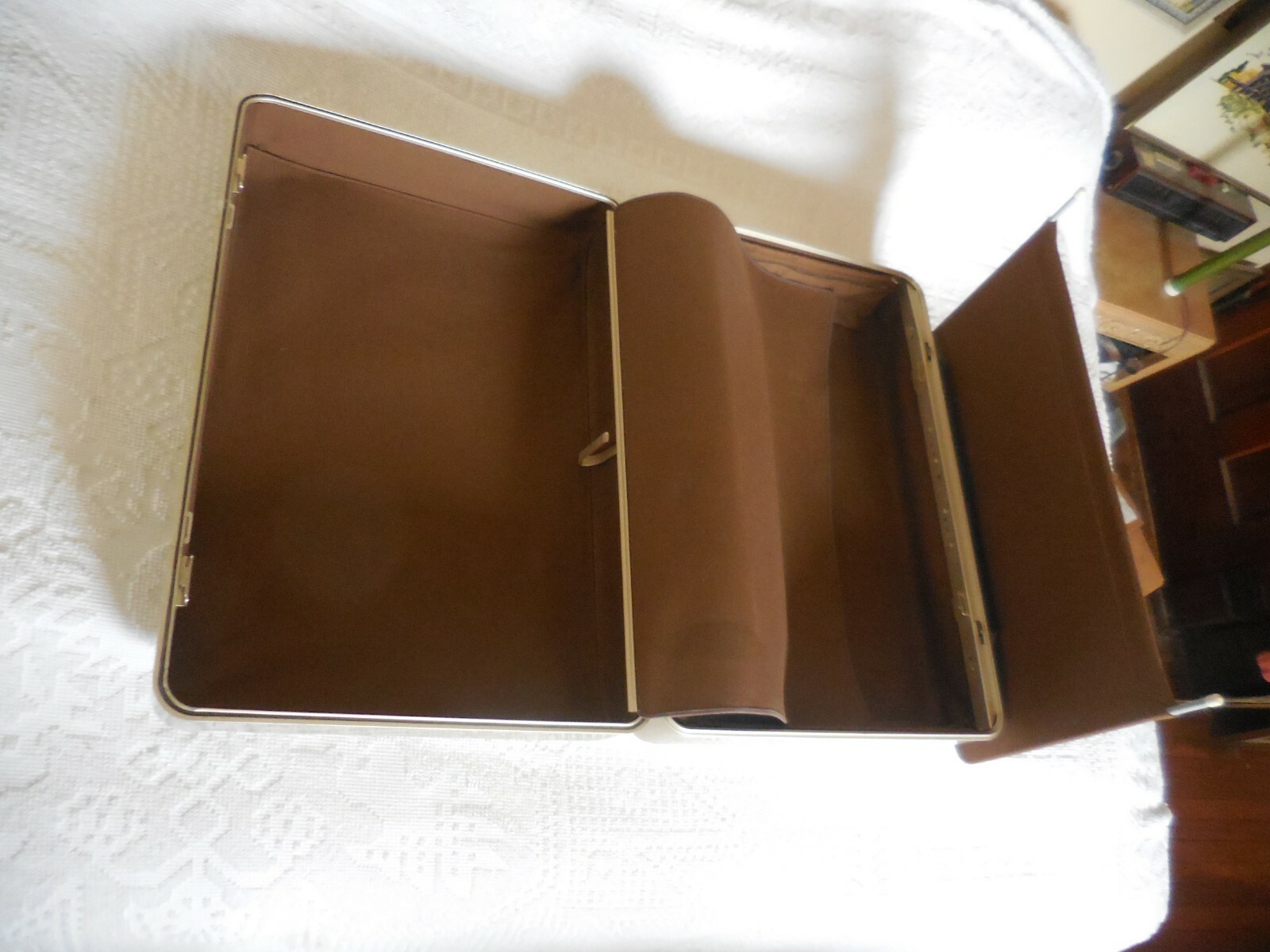 Vintage Zero Halliburton Gold Aluminum Suitcase Luggage Camera Gun Case 26x18x9