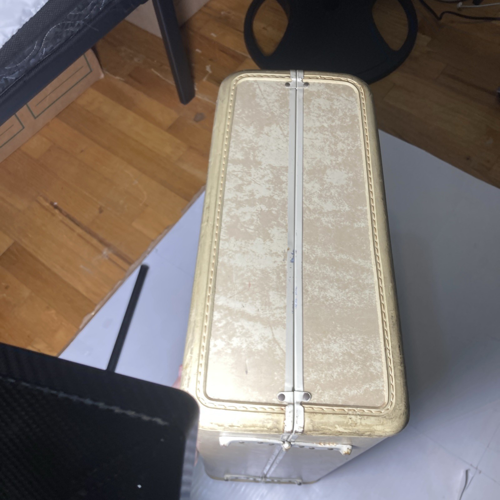 Vintage 1950s Samsonite Shwayder Brothers Marble Cream Suitcase and vanity 2 Set