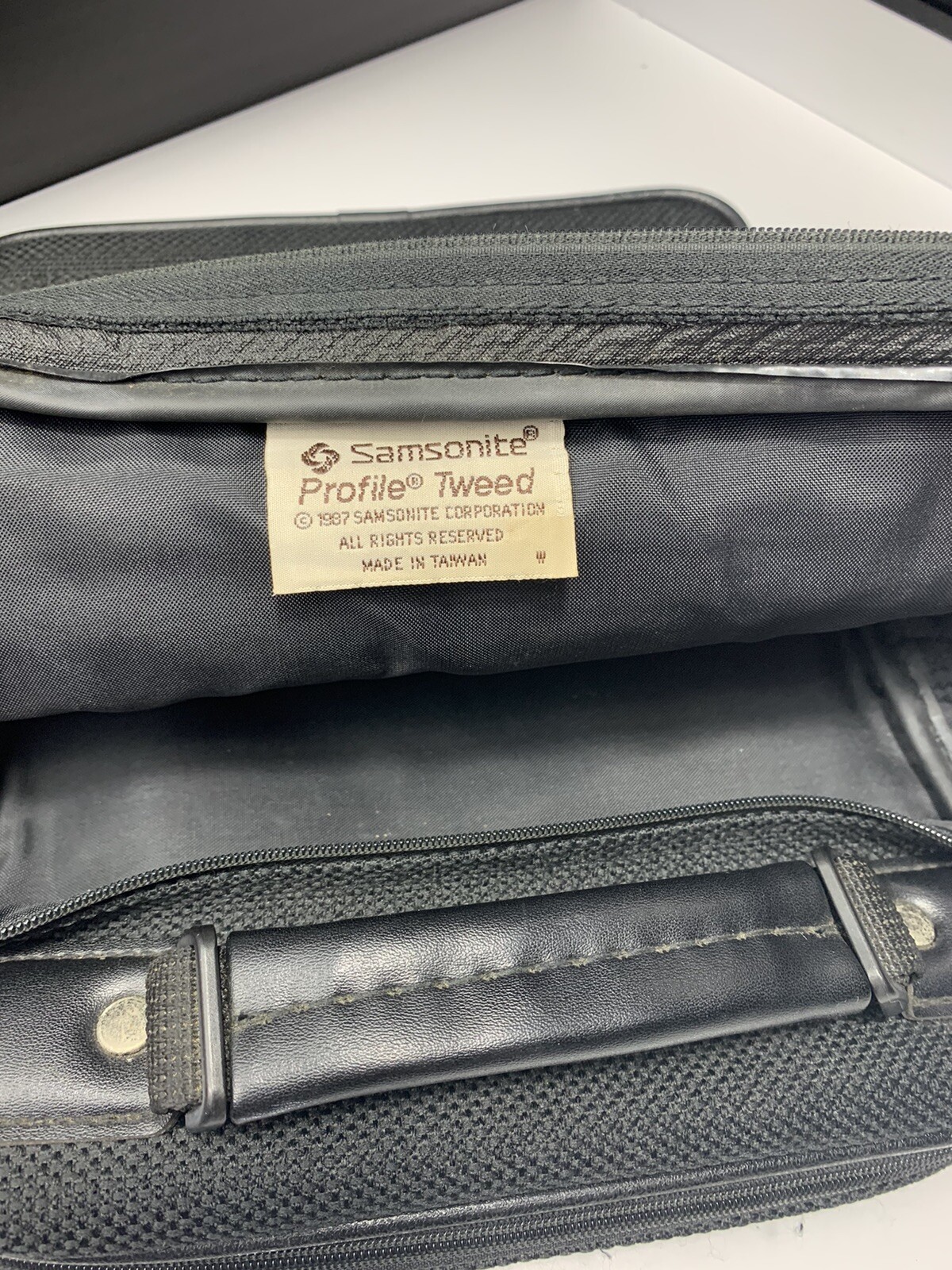 Vintage Samsonite Tweed Luggage Black Shoulder Messenger Bag 12 x 12 (Black)