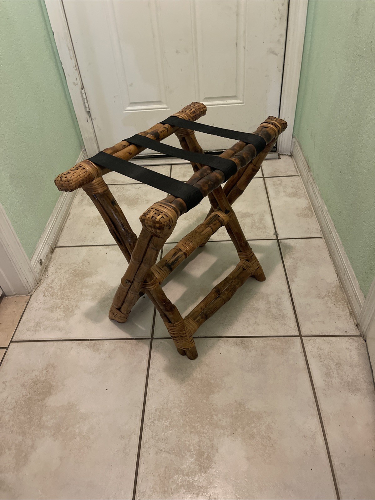 Chinoiserie Folding Bamboo/Rattin Luggage/Suitcase Rack FINE VINTAGE 21″x21″13″