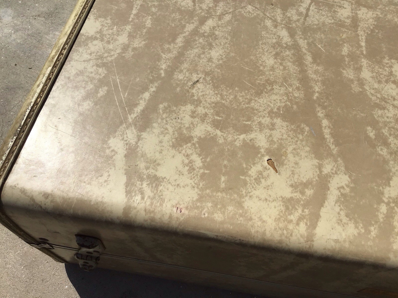 Vintage 1950’s Samsonite Shwayder Brothers Marble Cream Suitcase Luggage