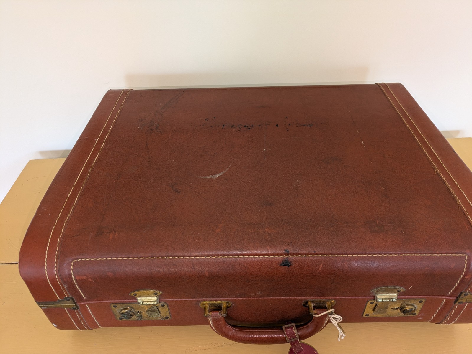Vintage mid-century Saddle Tan Faux Leather Hard Shell Luggage Set