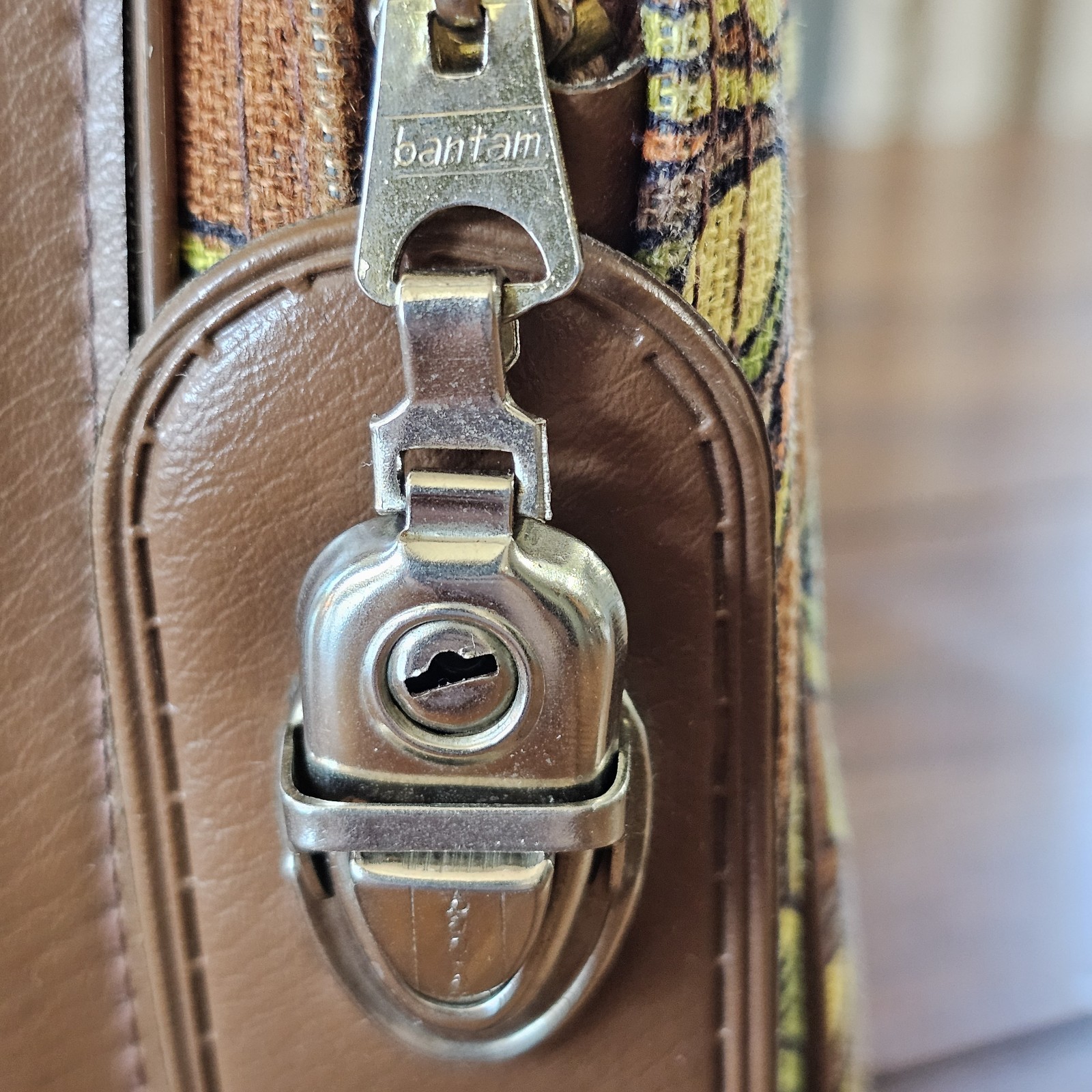 Vintage Bantam Retro Carry on Suitcase Travelbag Brown