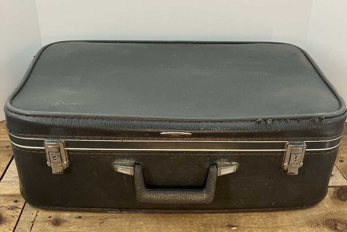 VTG 60s/70s Sears Featherlite Hard-Shell Textured Vinyl – Gray 21x13x7