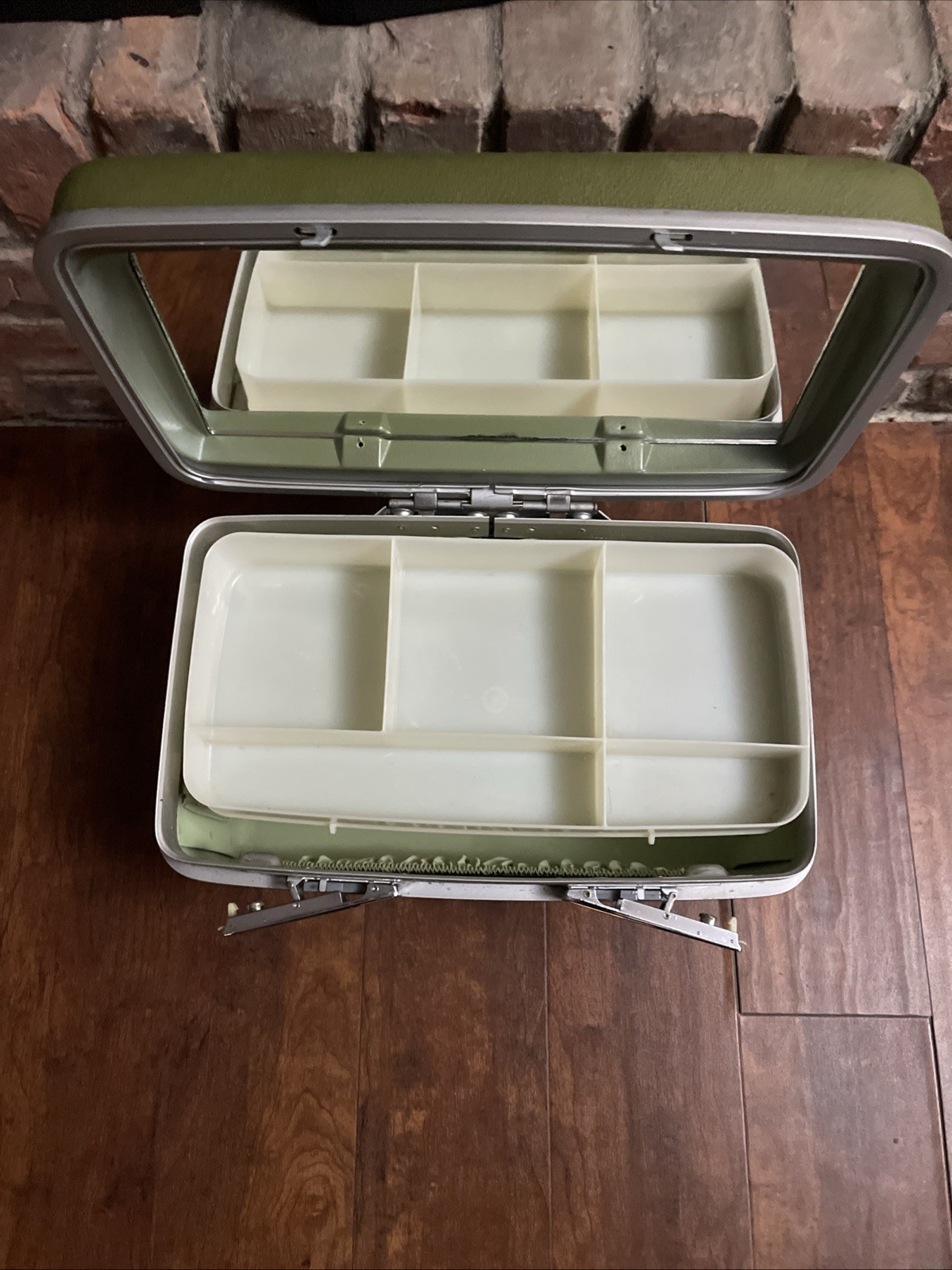 Samsonite Vintage Green Royal Traveller Medalist Cosmetic Makeup Case No Key GC