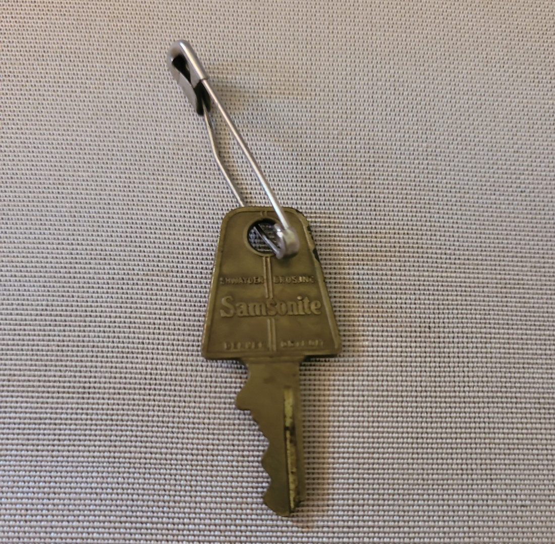Vtg 1950s Samsonite Bermuda Green Marbled 21″ Suitcase Schwayder Luggage Key