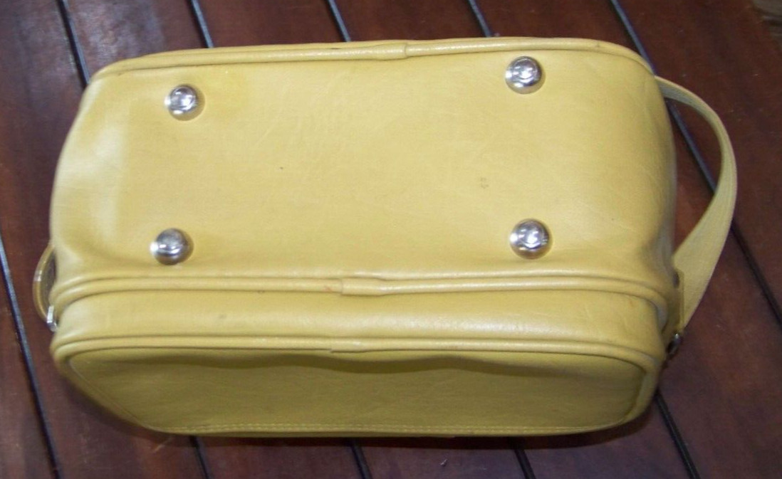 Vintage Samsonite Montbello II Shoulder Bag – 12″ x 11″ x 5.5″ – Yellow