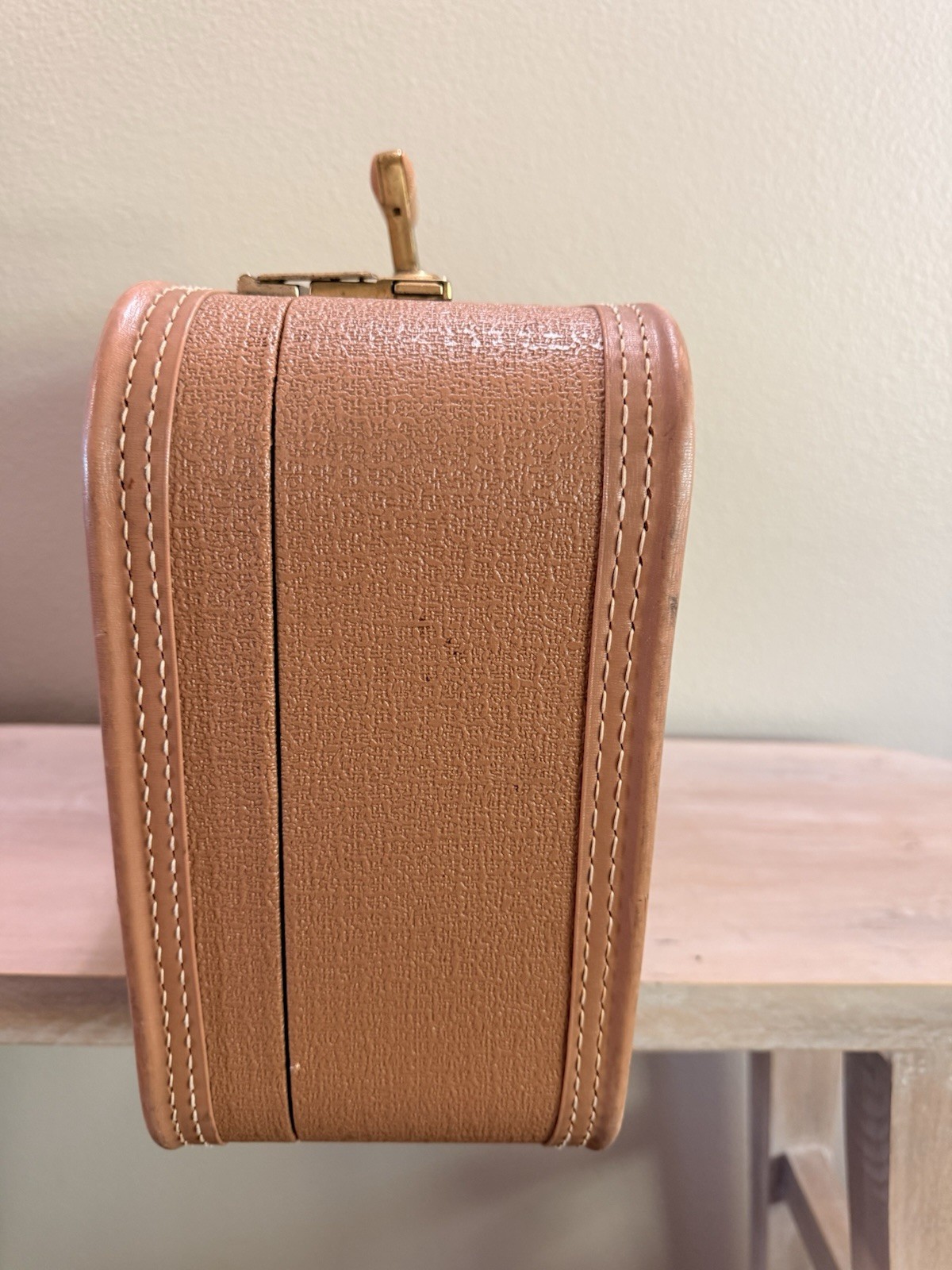 Starline Vintage Brown Hard Shell Suitcase Vinyl Locking Extra Compartments