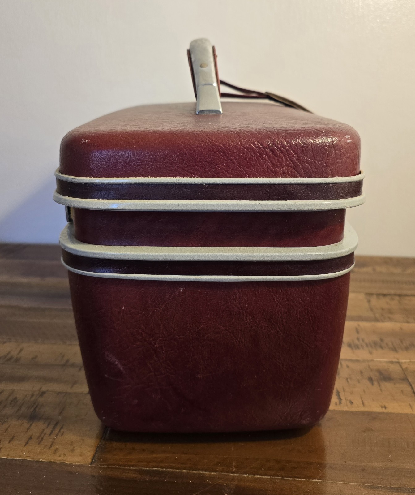 Vintage Samsonite Silhouette II Train Case Makeup Hard Shell Maroon No Key/Tray