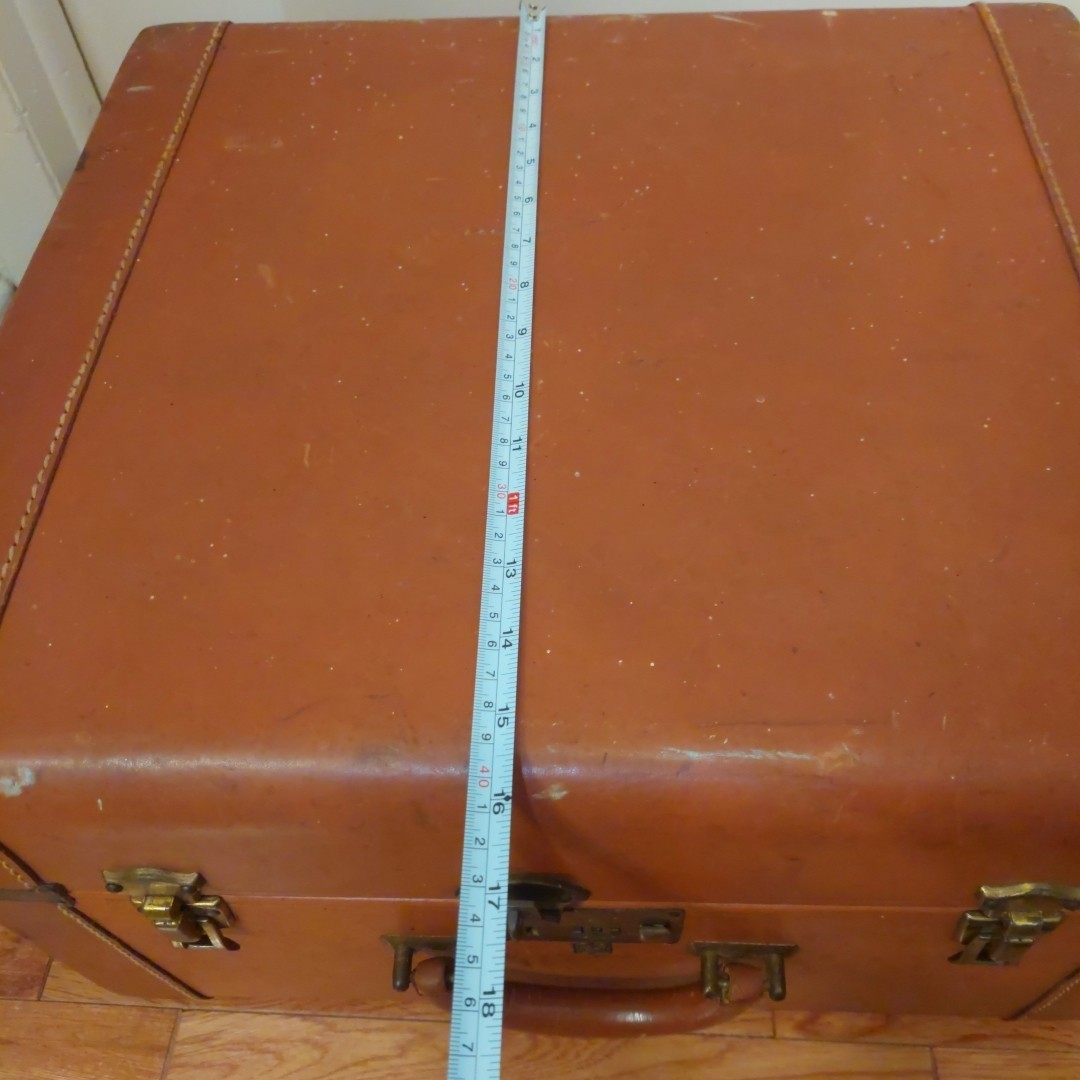 Vintage Large Leather Hardshell Suitcase From US Trunk Company 18x17x10